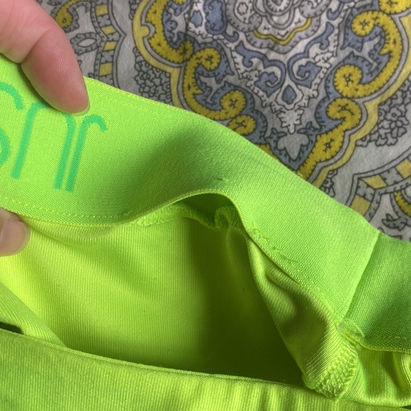 Nike chartreuse yellow capri dri-fit - Picture 5 of 6